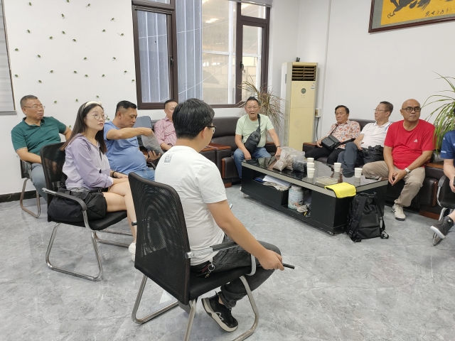 好色视频TV下载機械與客戶共同探討好色先生APP下载的工藝技術